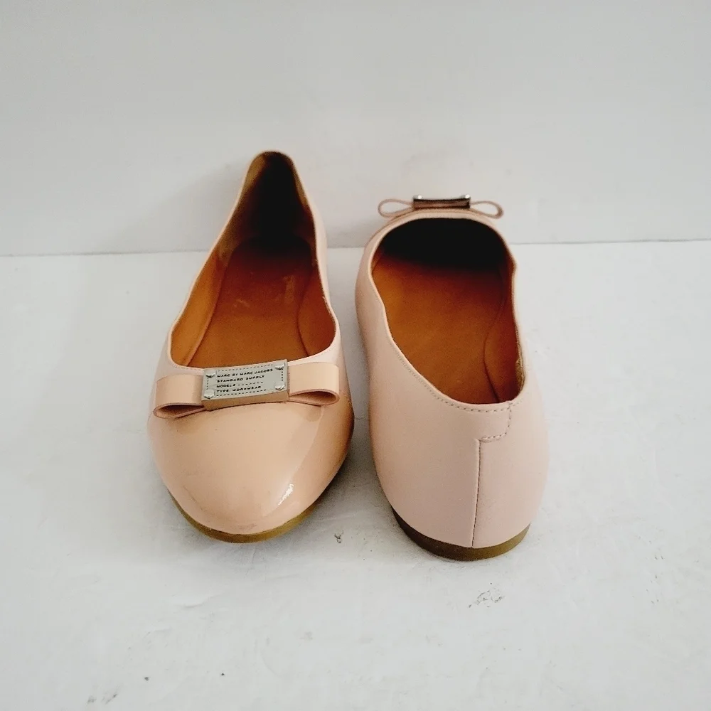 NEW Marc by Marc Jacobs Nude Cap Toe Logo Plaque Ballet Flats Size 7.5